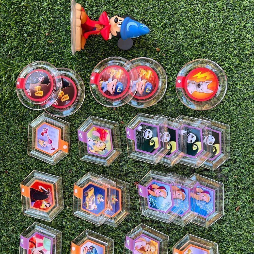 Disney infinity Mickey Mouse & power disc Lot (21)